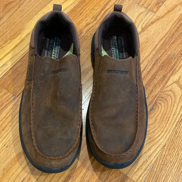 Skechers relaxed fit brown shoes - Picture 1 of 6